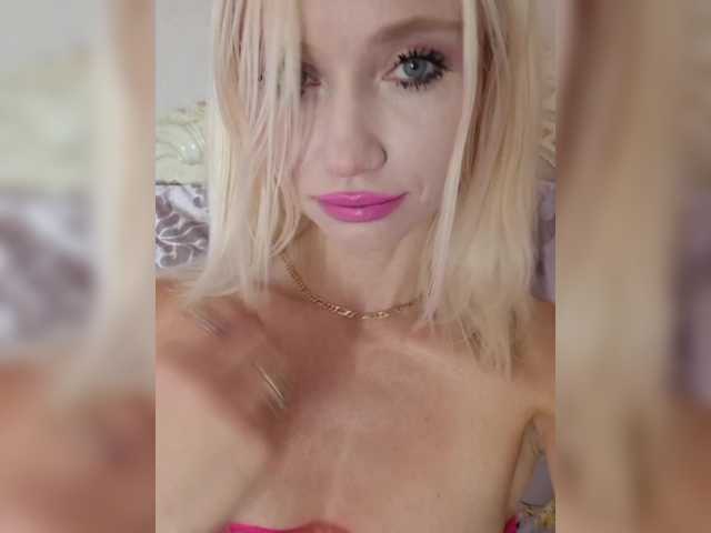 AlinaLoves live webcam show