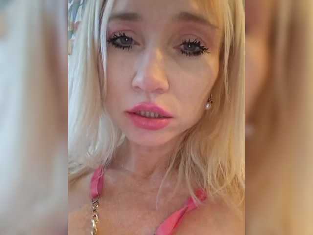 AlinaLoves live cam on BongaCams