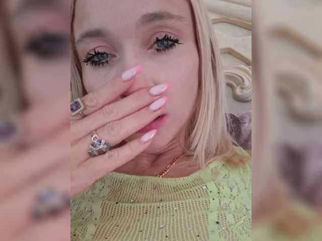 AlinaLoves webcam