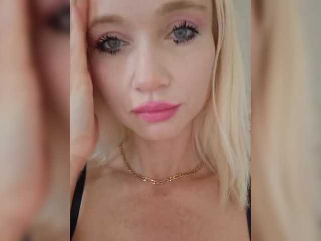AlinaLoves live cam on BongaCams