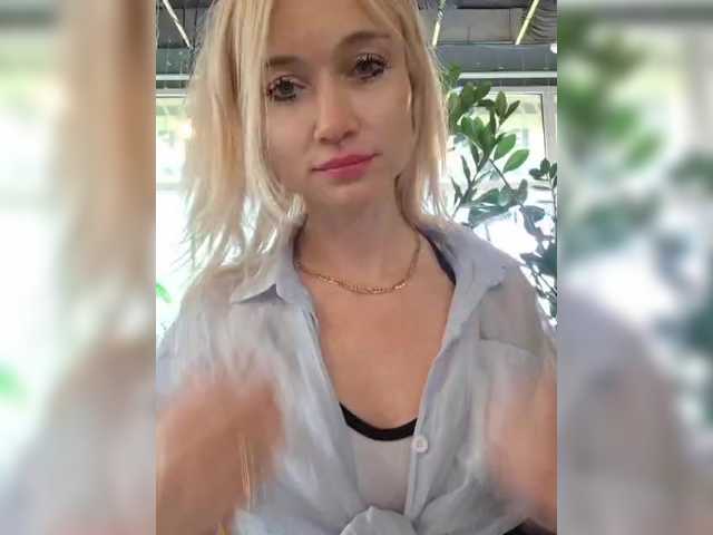 le modèle AlinaLoves est en webcam porno dans un show sur le site bongacams, il possède les tags suivants: White/Caucasian,Blonde,Shaved