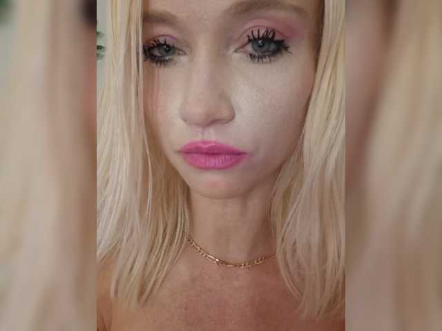 AlinaLoves live webcam show