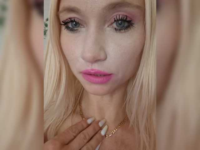 AlinaLoves live webcam show