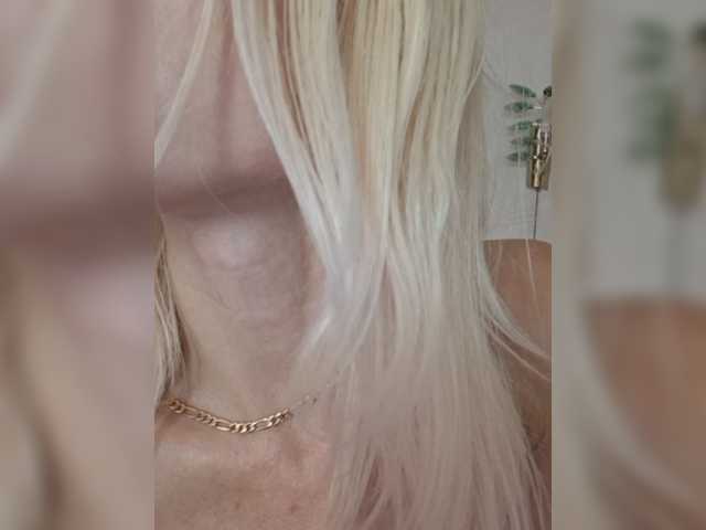 AlinaLoves live webcam show