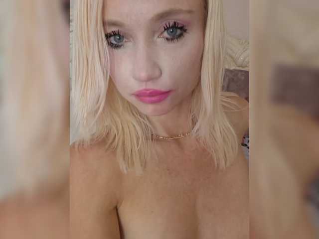 AlinaLoves live webcam show