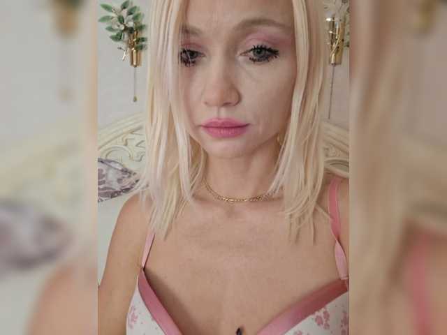 AlinaLoves live cam on BongaCams