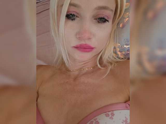 AlinaLoves live cam on BongaCams
