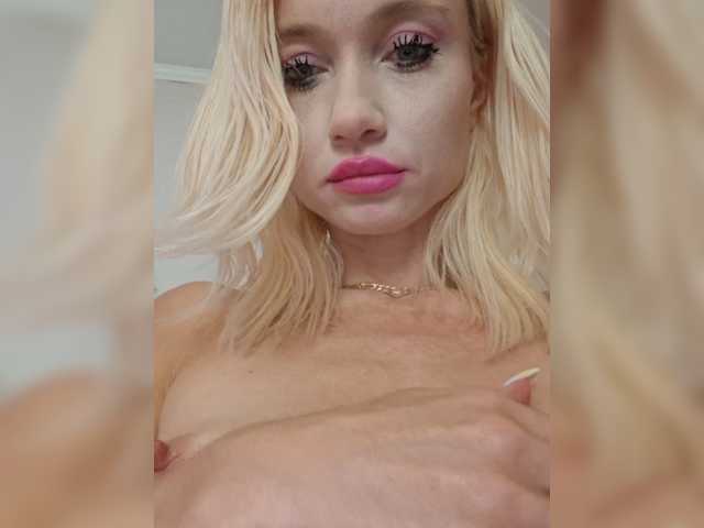 AlinaLoves live webcam show