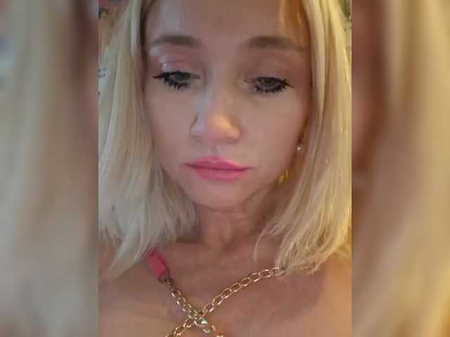 AlinaLoves live cam on BongaCams