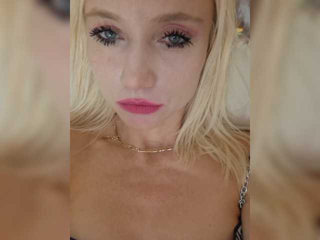 AlinaLoves live webcam show