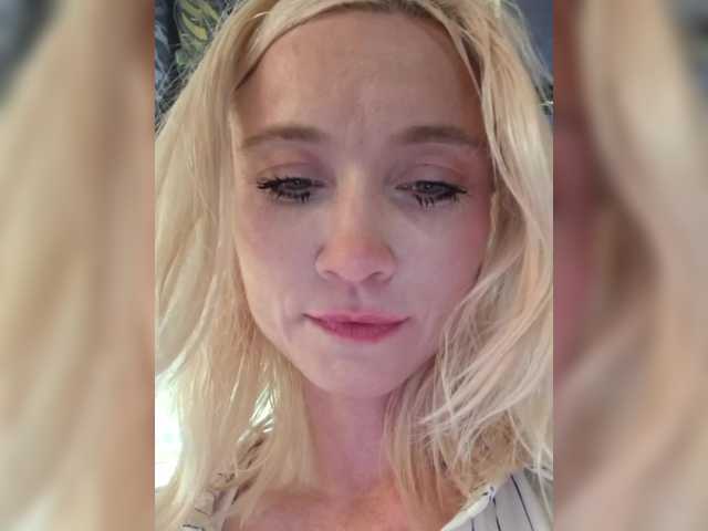 AlinaLoves live cam on BongaCams