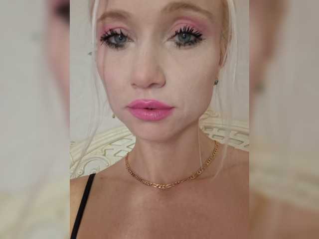 AlinaLoves live cam on BongaCams