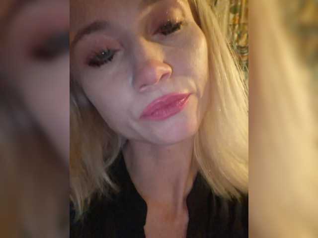 AlinaLoves live cam on BongaCams