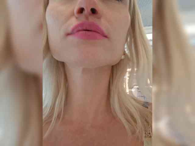 AlinaLoves webcam