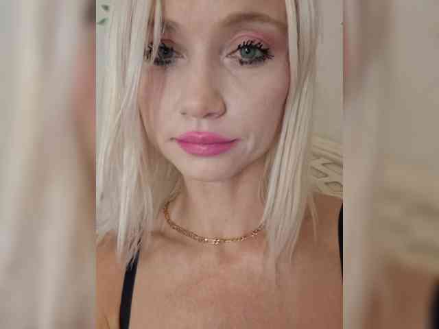 AlinaLoves webcam