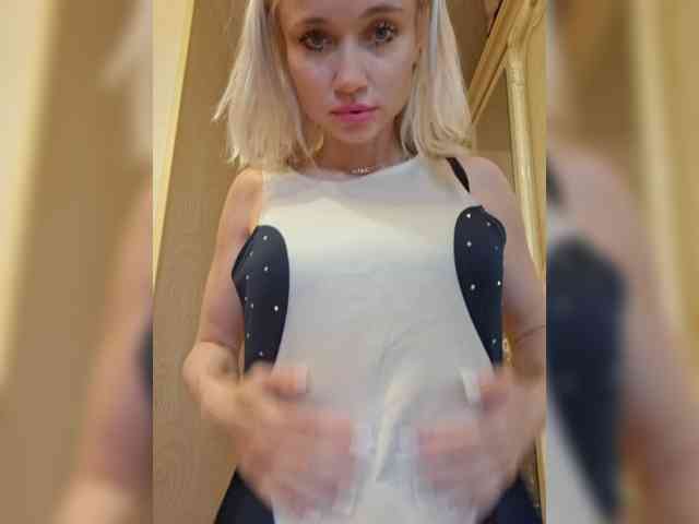 AlinaLoves webcam
