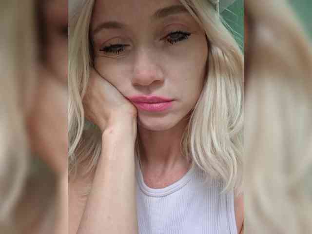 AlinaLoves webcam