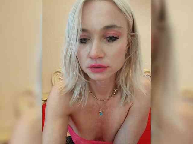 AlinaLoves webcam
