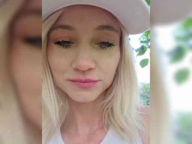 AlinaLoves webcam