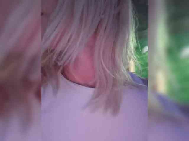AlinaLoves webcam