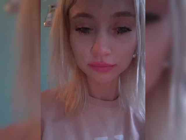 AlinaLoves webcam