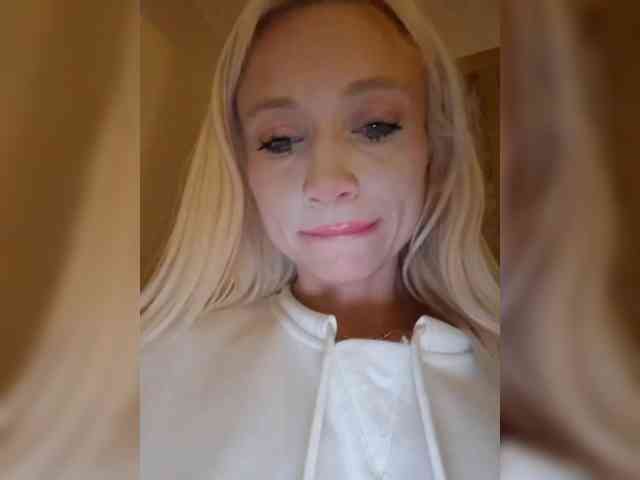 AlinaLoves webcam