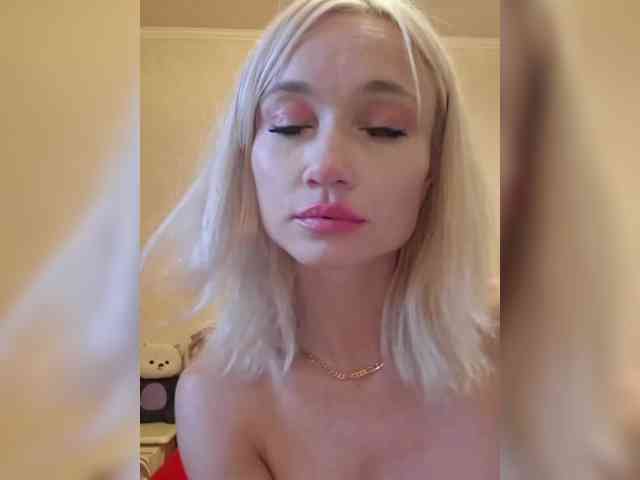 AlinaLoves webcam