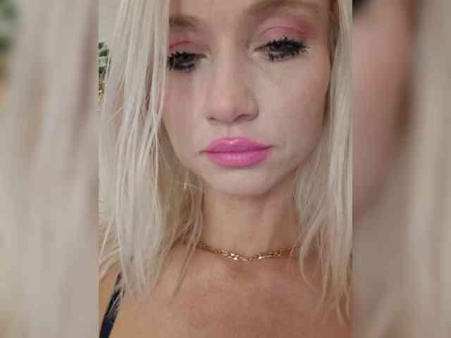 AlinaLoves webcam