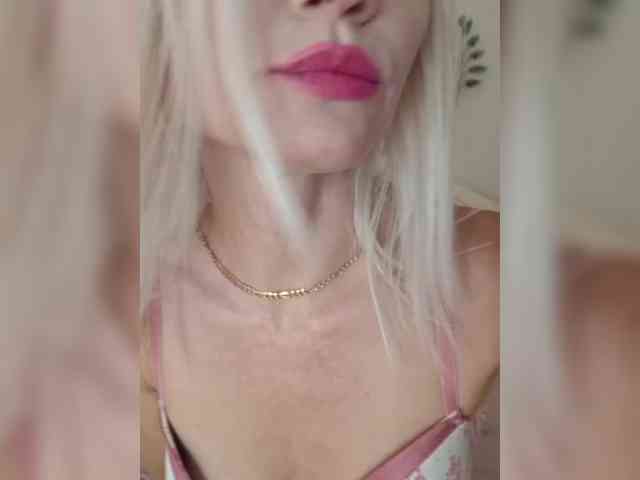 AlinaLoves webcam