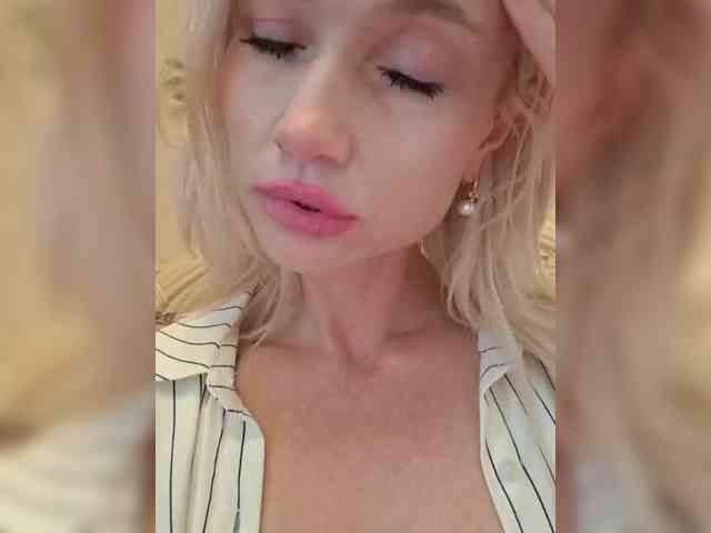 AlinaLoves webcam