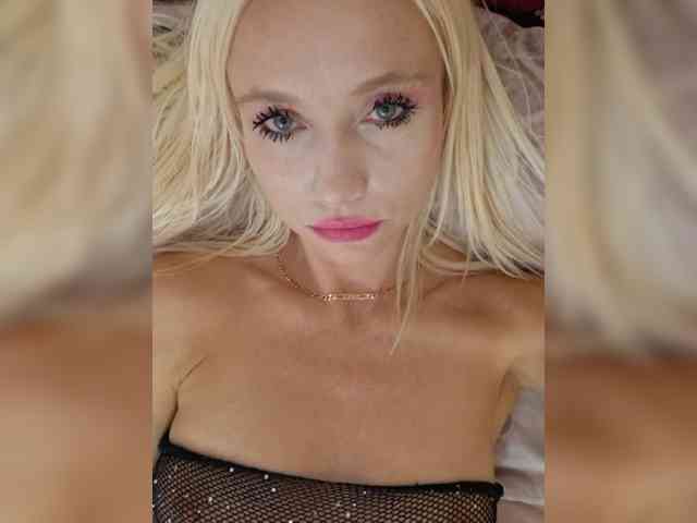 AlinaLoves webcam