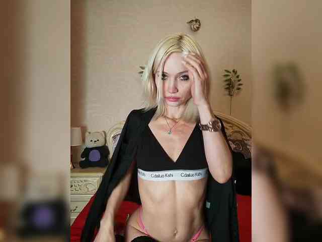 AlinaLoves Live Webcam on BongaCams