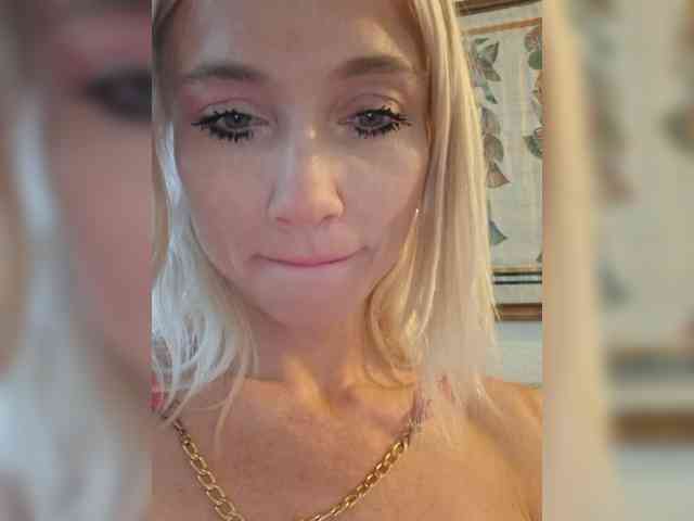AlinaLoves webcam