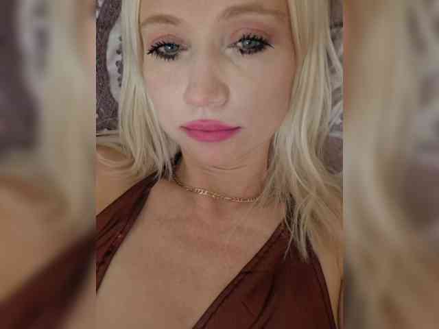 AlinaLoves webcam