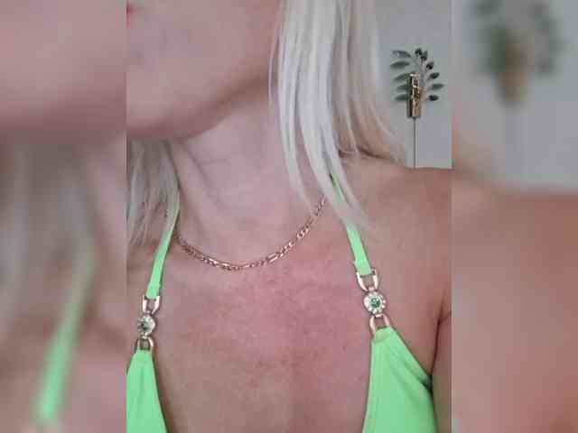 AlinaLoves webcam