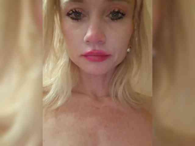 AlinaLoves webcam