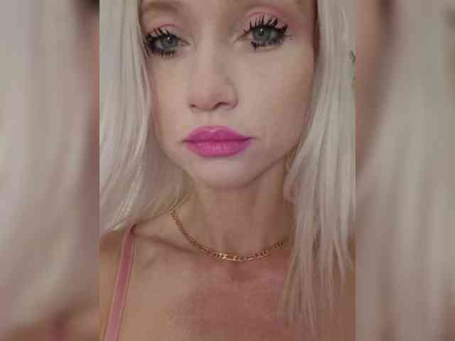 AlinaLoves webcam