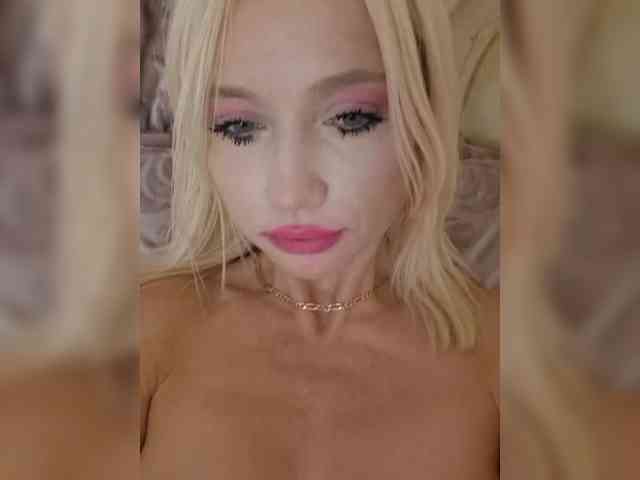 AlinaLoves webcam