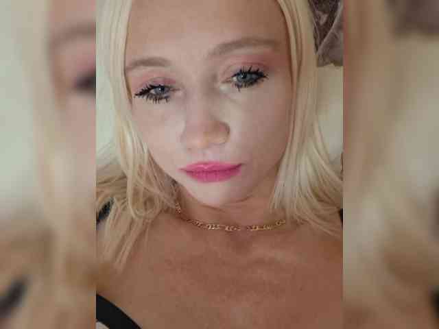 AlinaLoves webcam