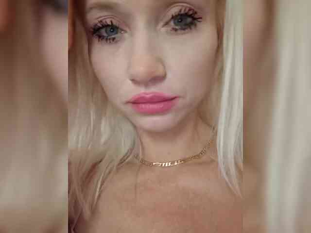 AlinaLoves webcam
