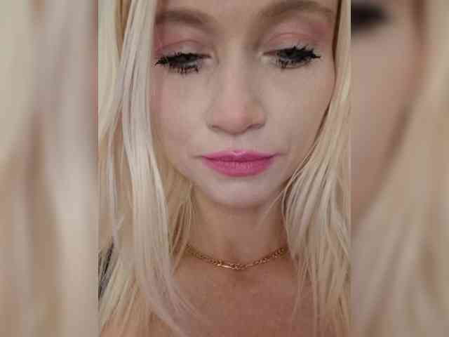 AlinaLoves webcam