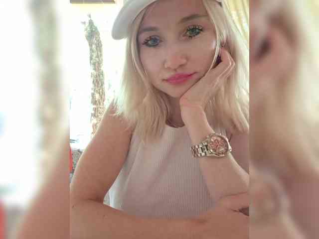 AlinaLoves webcam