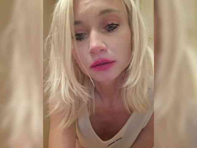 AlinaLoves webcam
