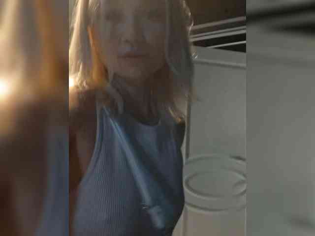 AlinaLoves webcam