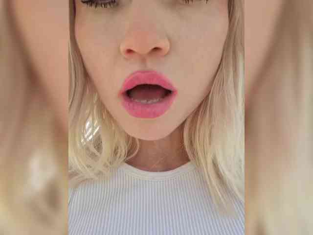 AlinaLoves webcam