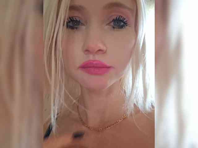 AlinaLoves webcam