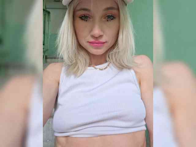 AlinaLoves webcam
