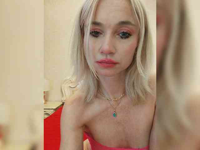 AlinaLoves webcam
