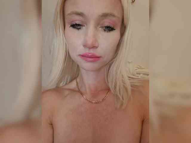 AlinaLoves webcam