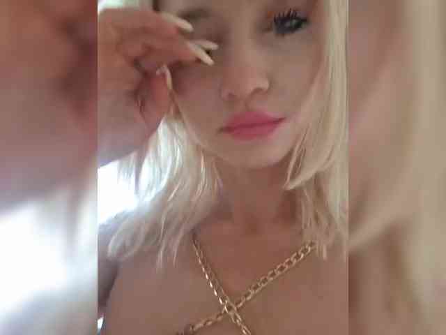 AlinaLoves webcam